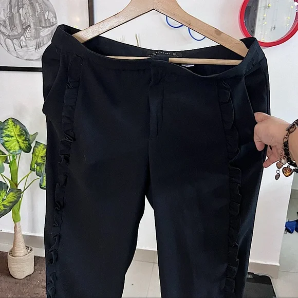 Frill side detailing pants witn cuffed hem & pockets - Zara - Picture 2 of 4